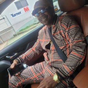 Meet your Posher, Tony